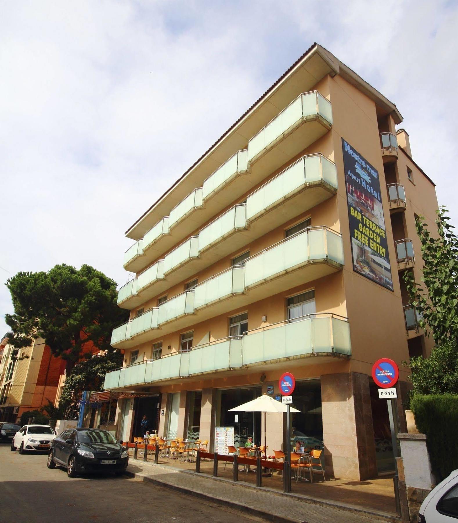 Aqua Hotel Nostre Mar Apartments Pineda De Mar Exterior foto